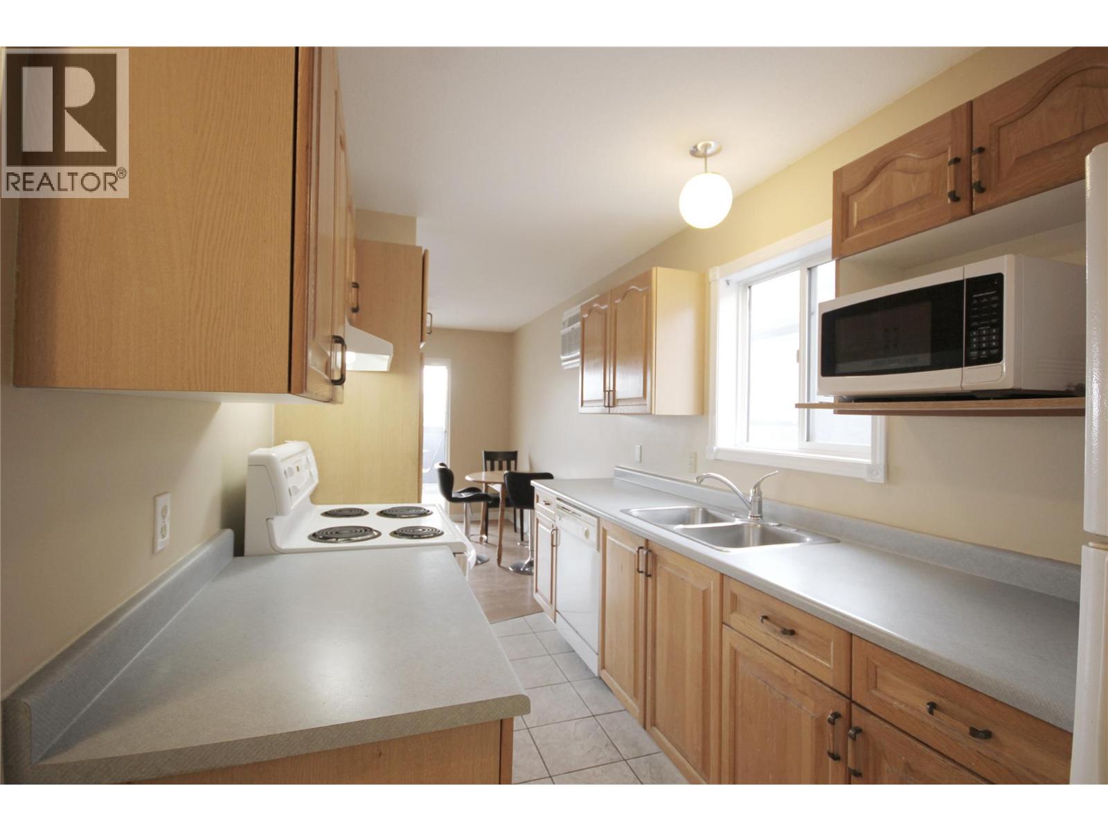 331 Sudbury Avenue, Penticton, British Columbia  V2A 8M7 - Photo 4 - 10375892