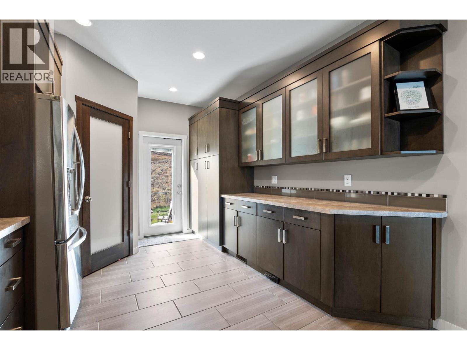 2209 Saddleback Drive, Kamloops, British Columbia  V2B 0G7 - Photo 5 - 10375841