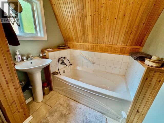 7812 6 Highway, Fauquier, British Columbia  V0G 1K0 - Photo 22 - 10369058