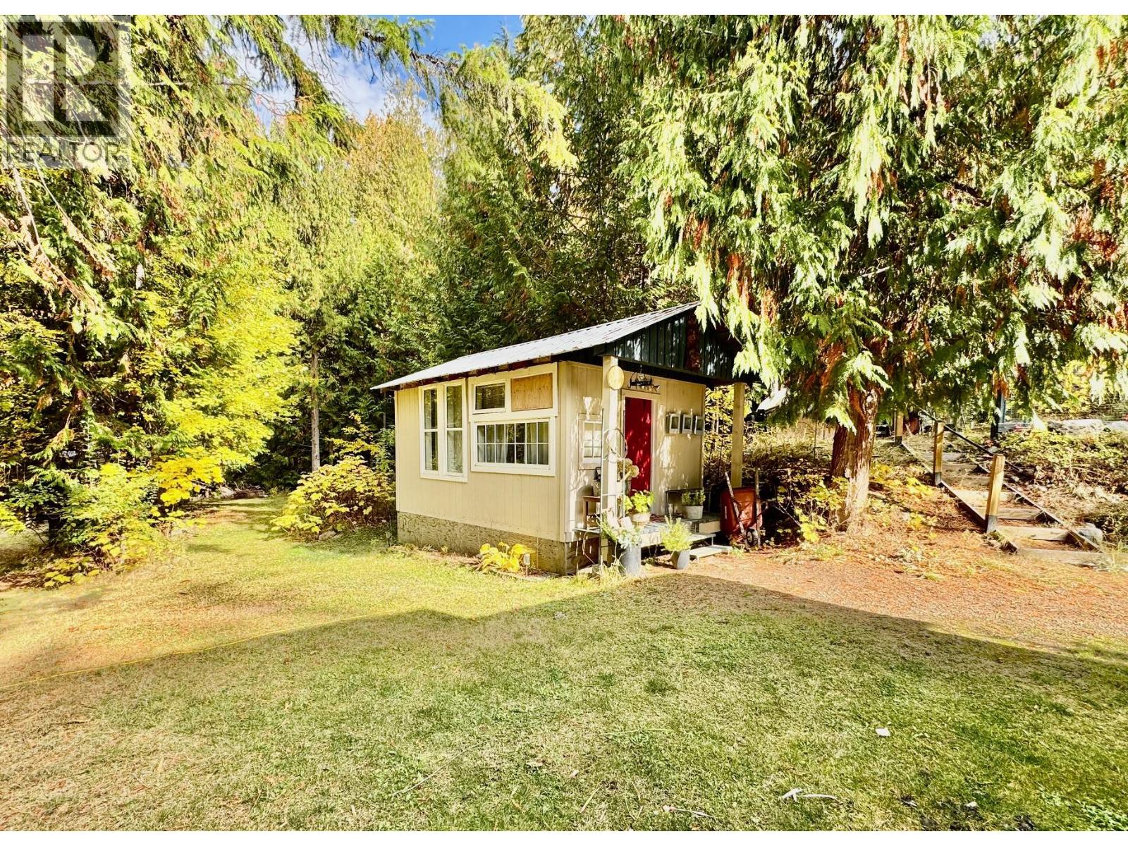 7812 6 Highway, Fauquier, British Columbia  V0G 1K0 - Photo 25 - 10369058