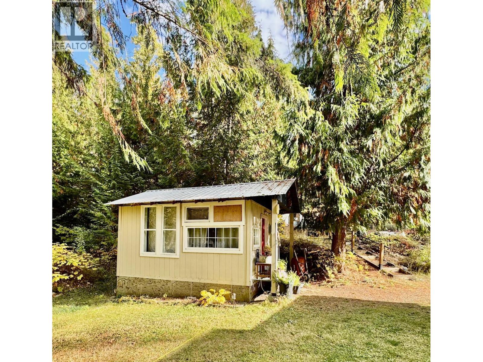 7812 6 Highway, Fauquier, British Columbia  V0G 1K0 - Photo 26 - 10369058