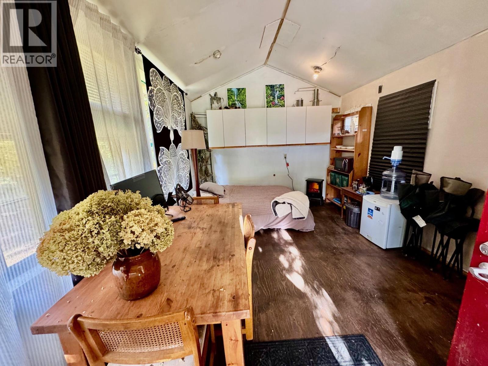 7812 6 Highway, Fauquier, British Columbia  V0G 1K0 - Photo 27 - 10369058