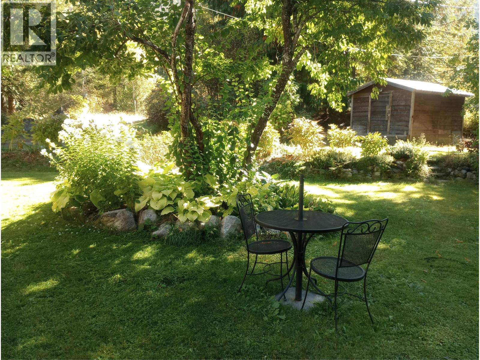 7812 6 Highway, Fauquier, British Columbia  V0G 1K0 - Photo 50 - 10369058