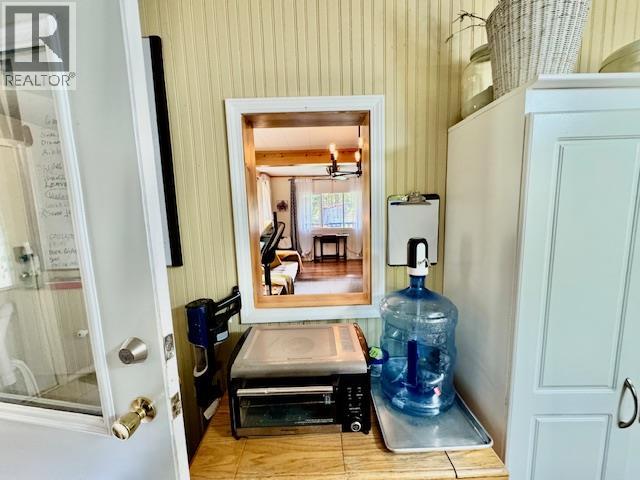 7812 6 Highway, Fauquier, British Columbia  V0G 1K0 - Photo 6 - 10369058