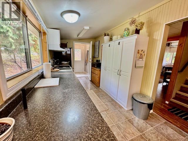 7812 6 Highway, Fauquier, British Columbia  V0G 1K0 - Photo 8 - 10369058