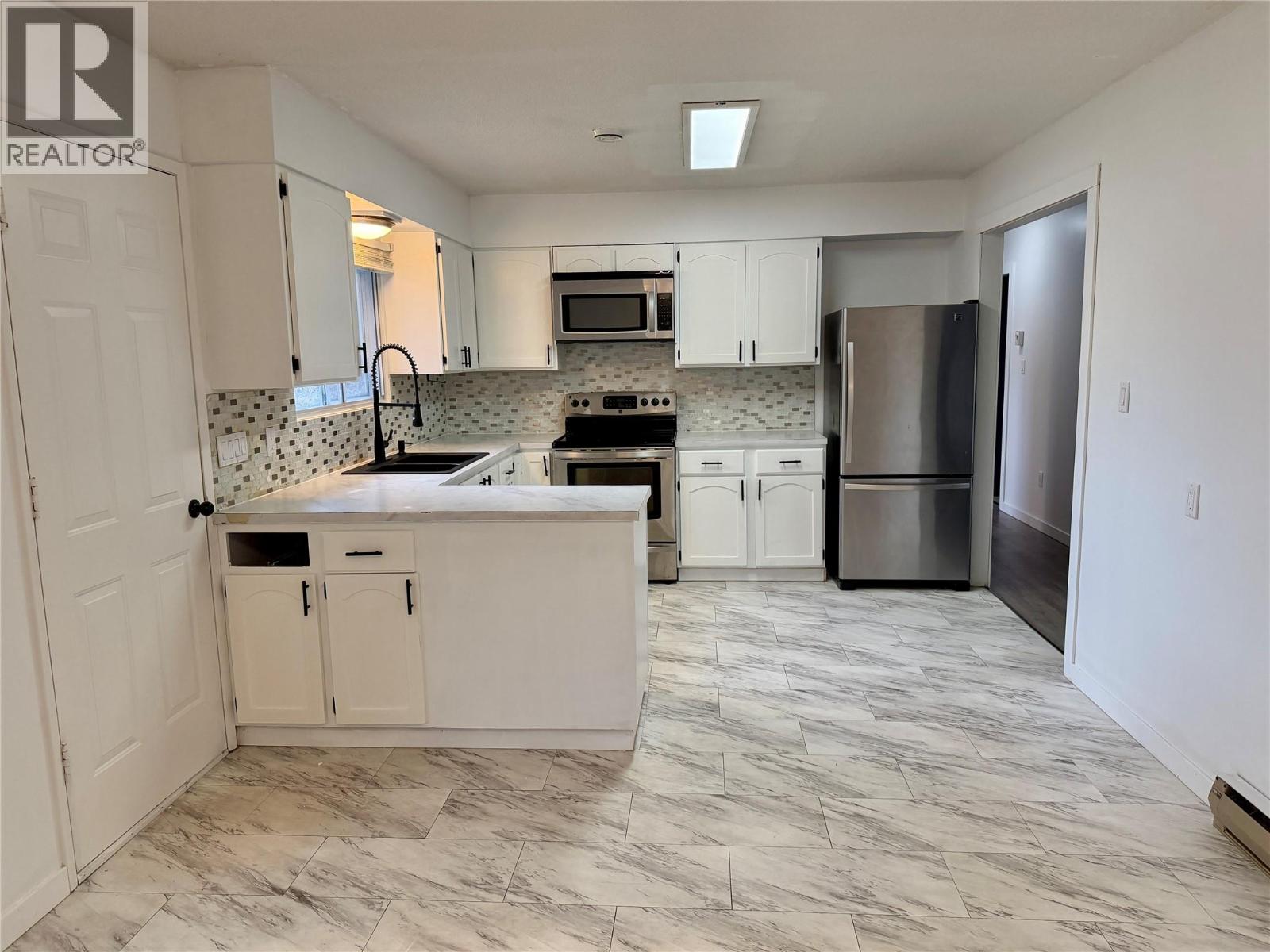 606 Spruce Street, Sicamous, British Columbia  V0E 2V0 - Photo 11 - 10375486