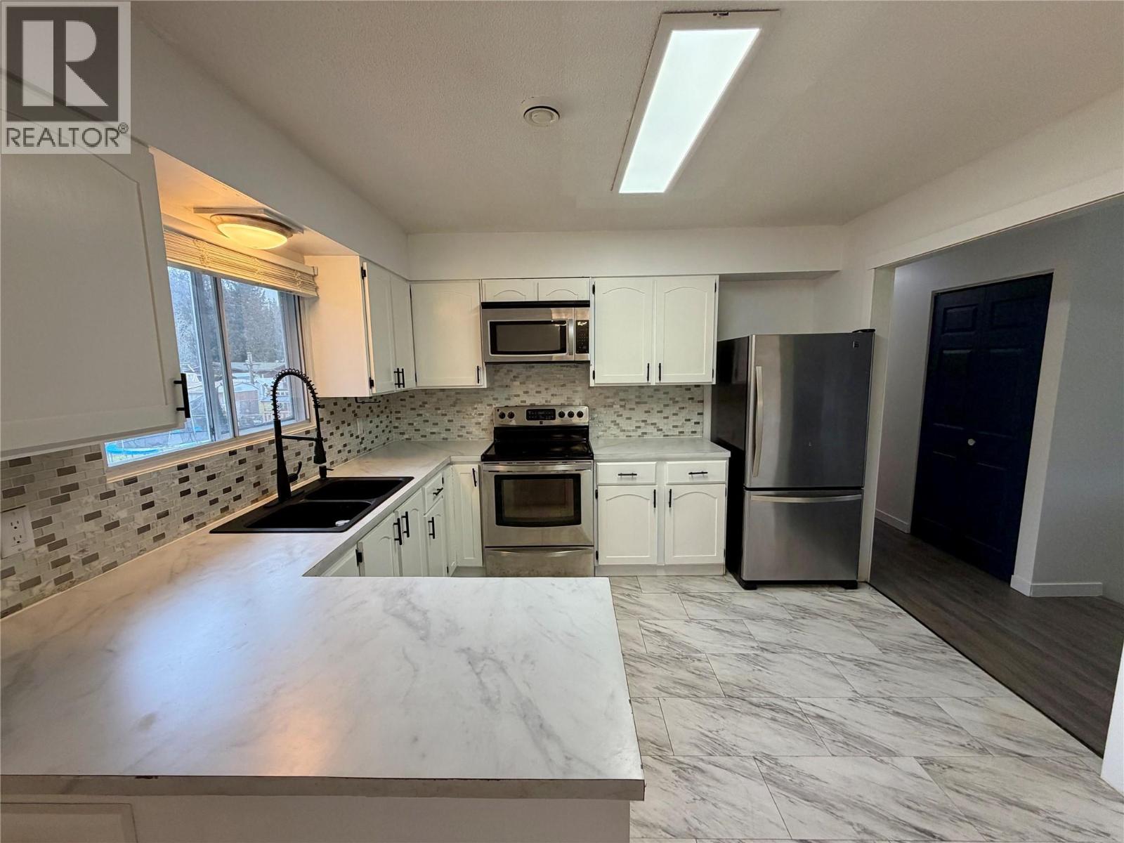 606 Spruce Street, Sicamous, British Columbia  V0E 2V0 - Photo 12 - 10375486