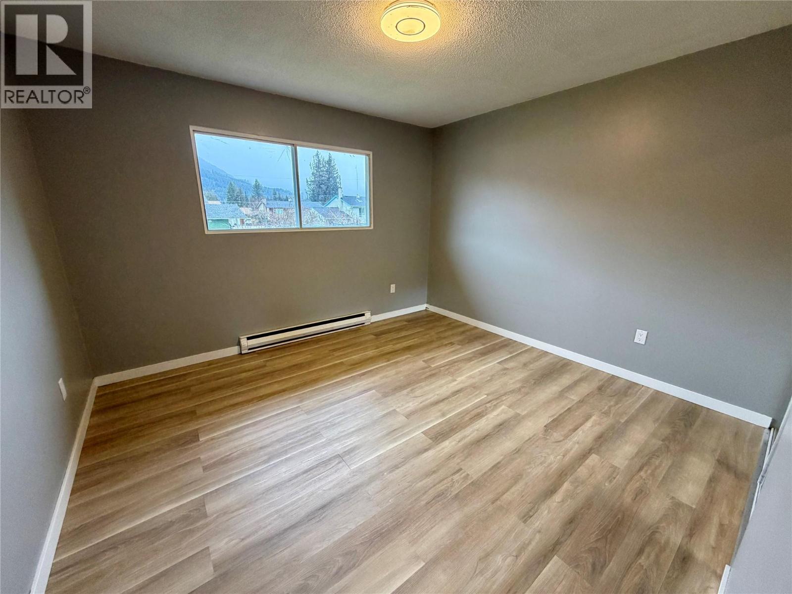 606 Spruce Street, Sicamous, British Columbia  V0E 2V0 - Photo 14 - 10375486