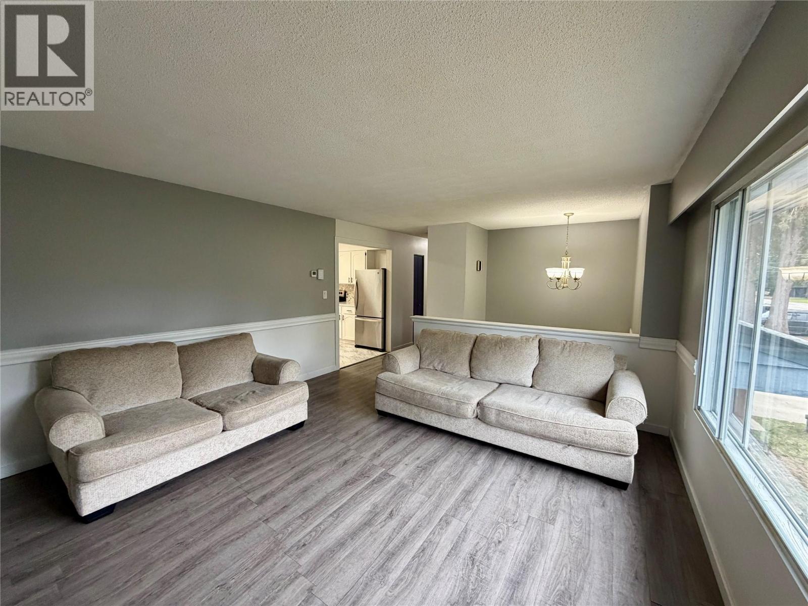 606 Spruce Street, Sicamous, British Columbia  V0E 2V0 - Photo 6 - 10375486