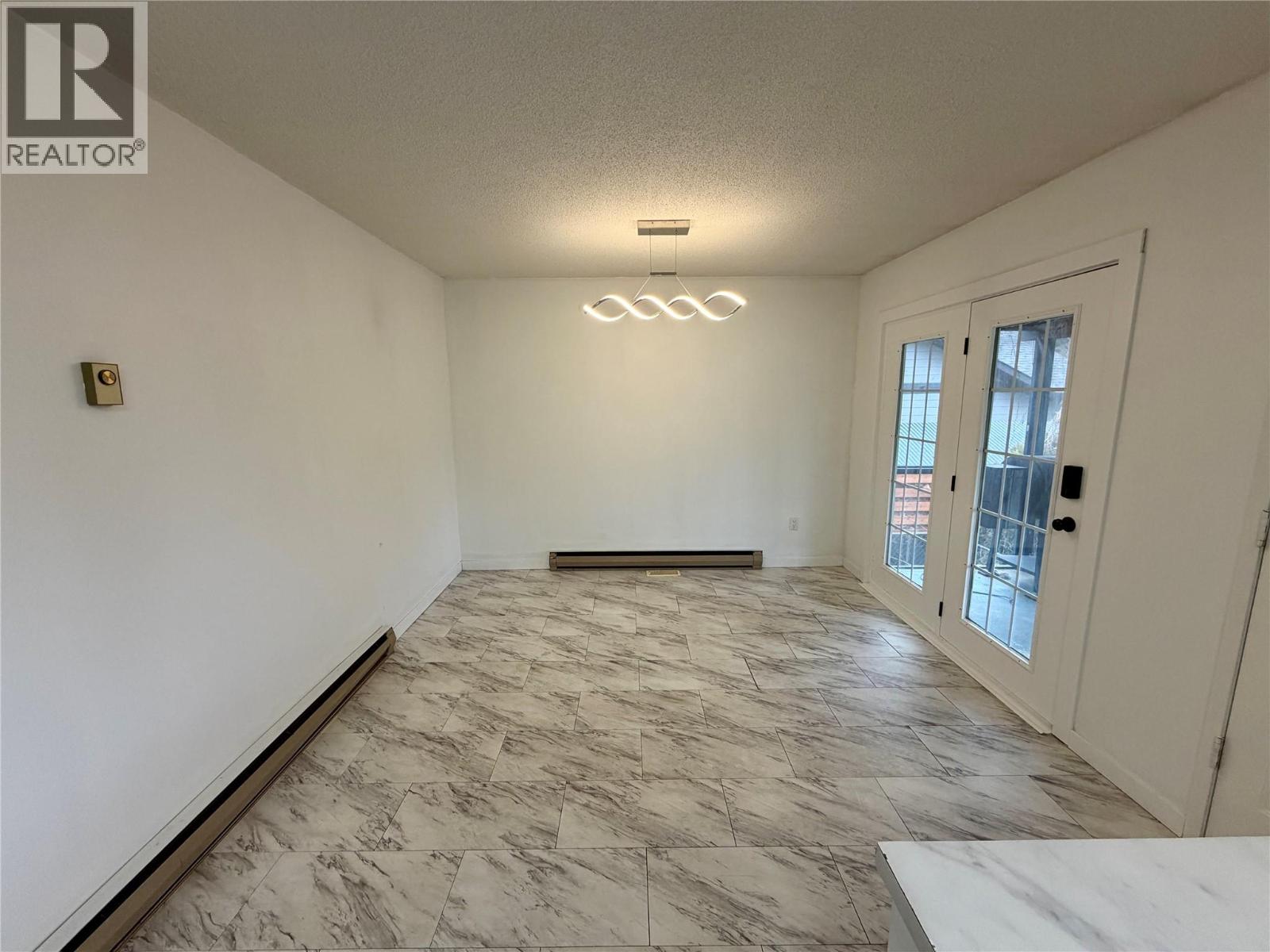 606 Spruce Street, Sicamous, British Columbia  V0E 2V0 - Photo 9 - 10375486