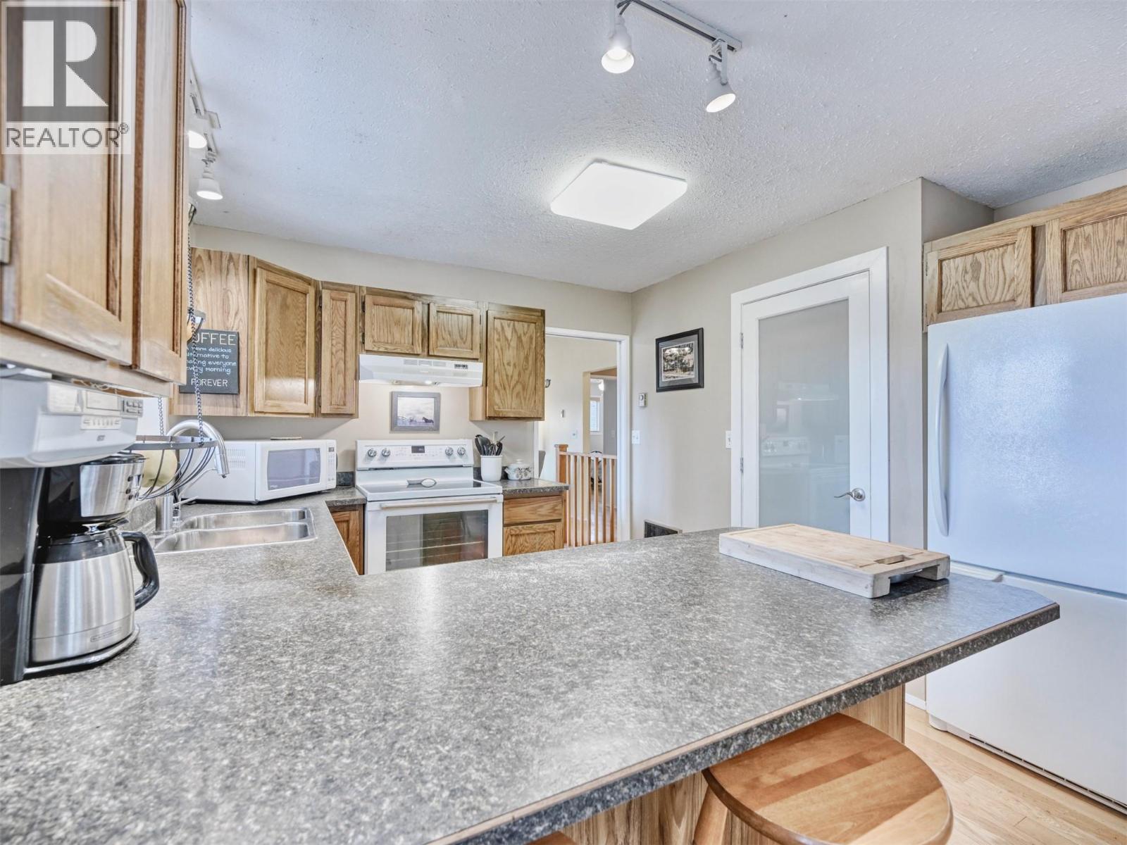 2807 Willowbrook Rd Road, Oliver, British Columbia  V0H 1T5 - Photo 9 - 10375743