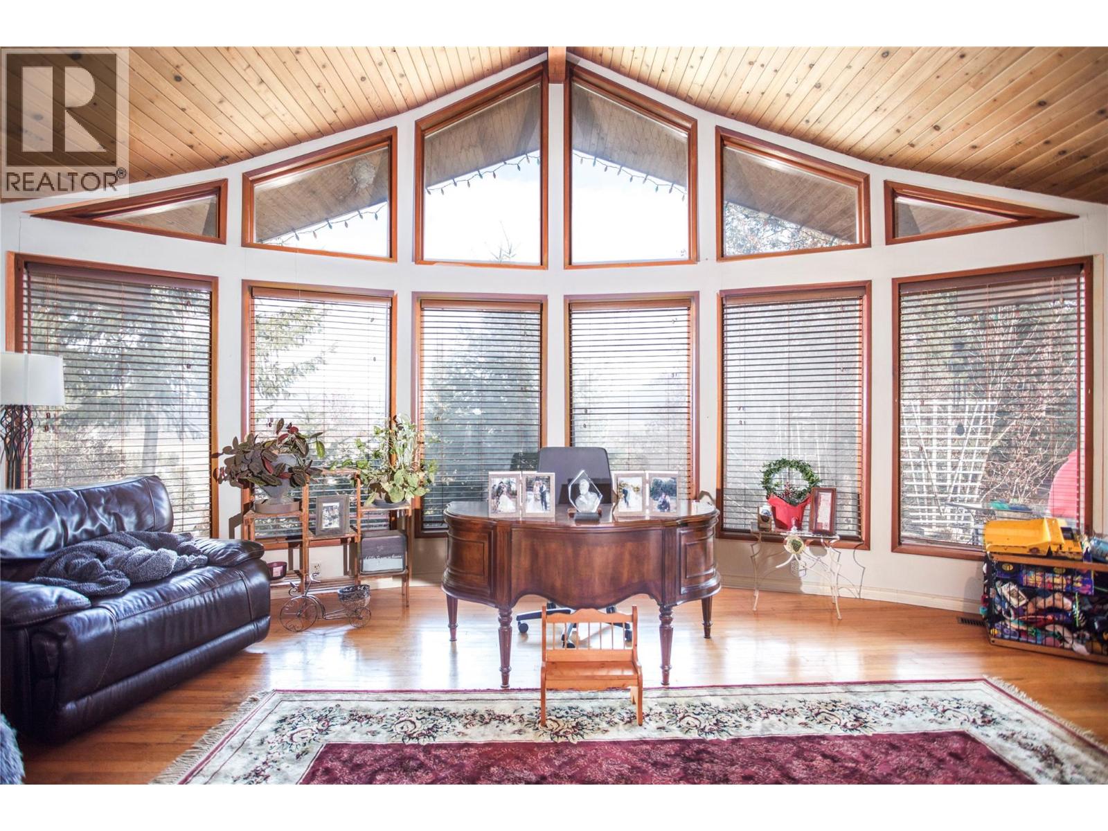 164 Cliffview Drive, Enderby, British Columbia  V4Y 4C1 - Photo 2 - 10375312