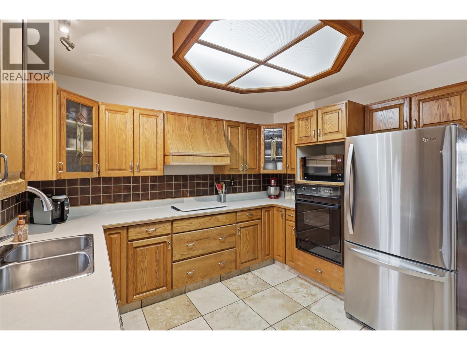 748 Morven Drive, Kamloops, British Columbia  V2B 7T8 - Photo 10 - 10375546