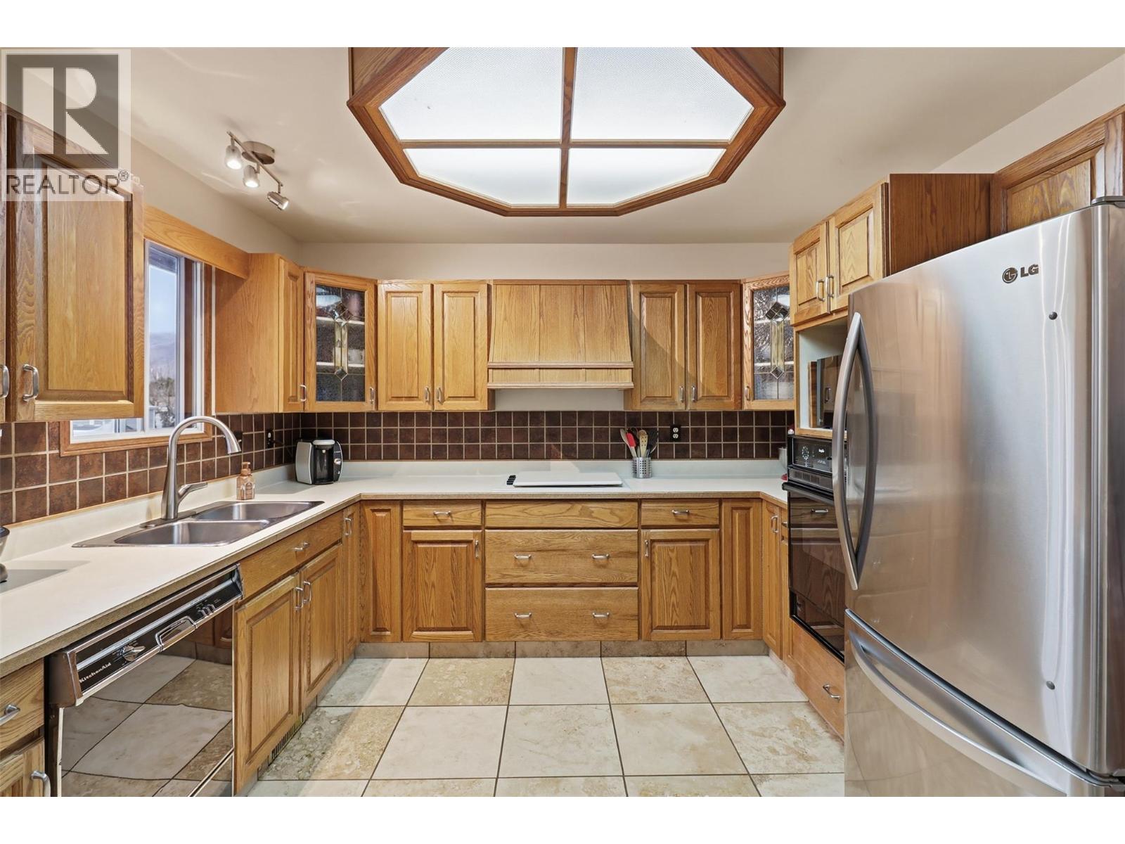 748 Morven Drive, Kamloops, British Columbia  V2B 7T8 - Photo 11 - 10375546