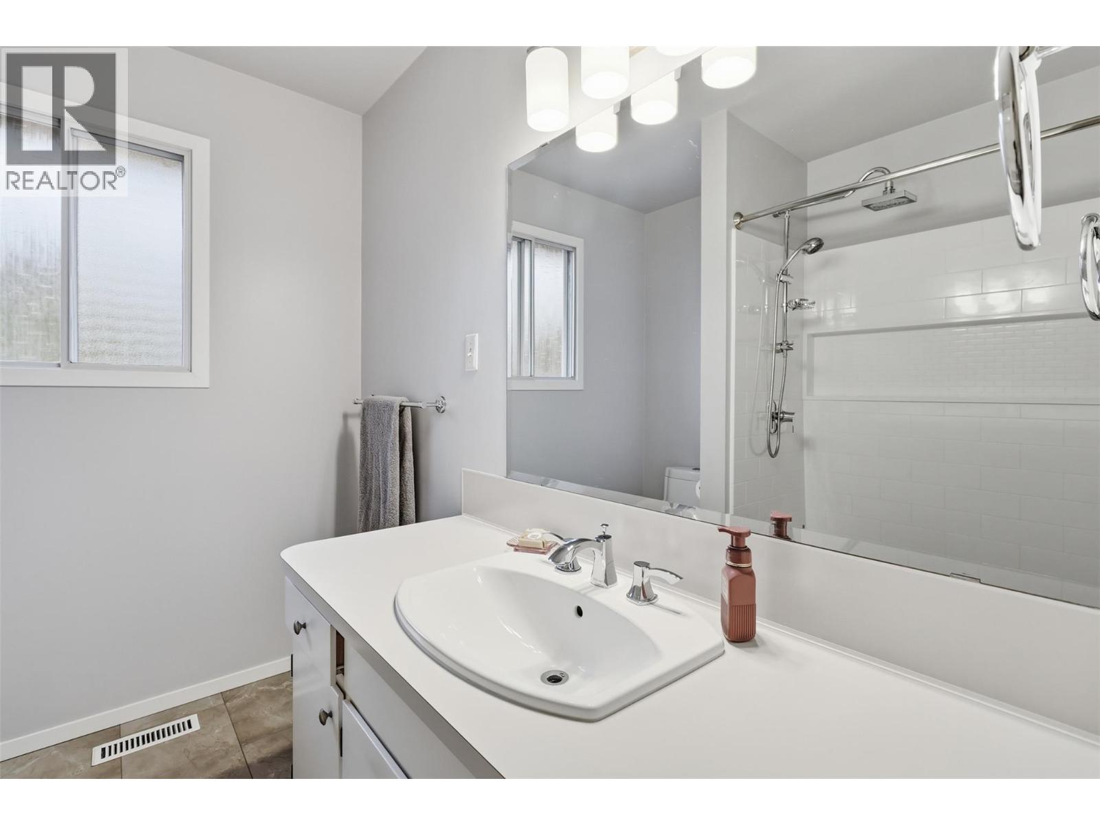 748 Morven Drive, Kamloops, British Columbia  V2B 7T8 - Photo 21 - 10375546