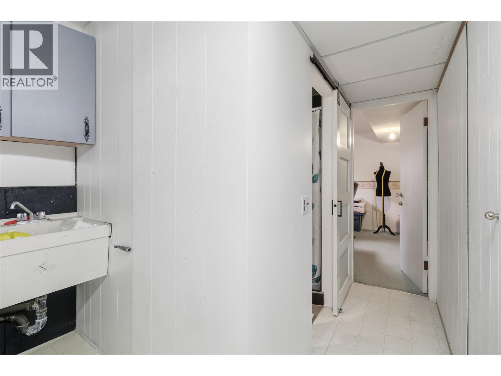 748 Morven Drive, Kamloops, British Columbia  V2B 7T8 - Photo 29 - 10375546