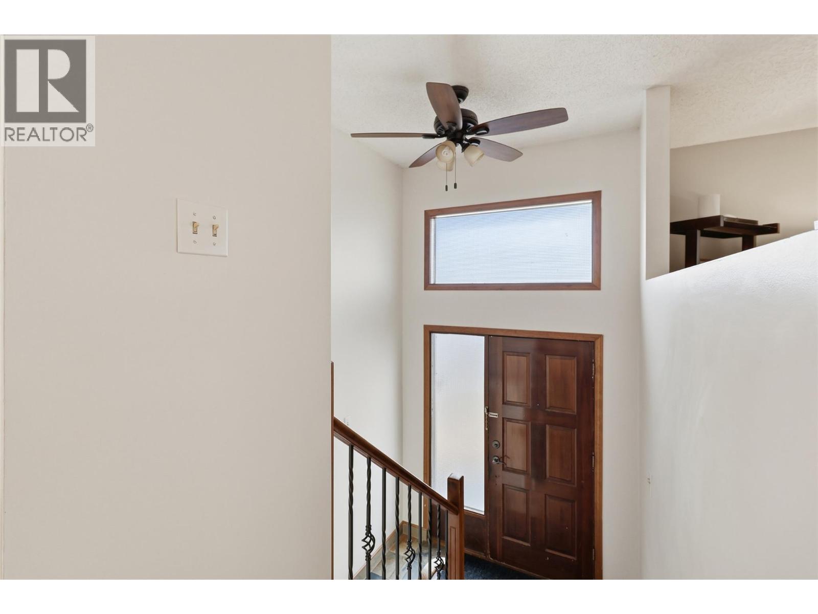 748 Morven Drive, Kamloops, British Columbia  V2B 7T8 - Photo 4 - 10375546