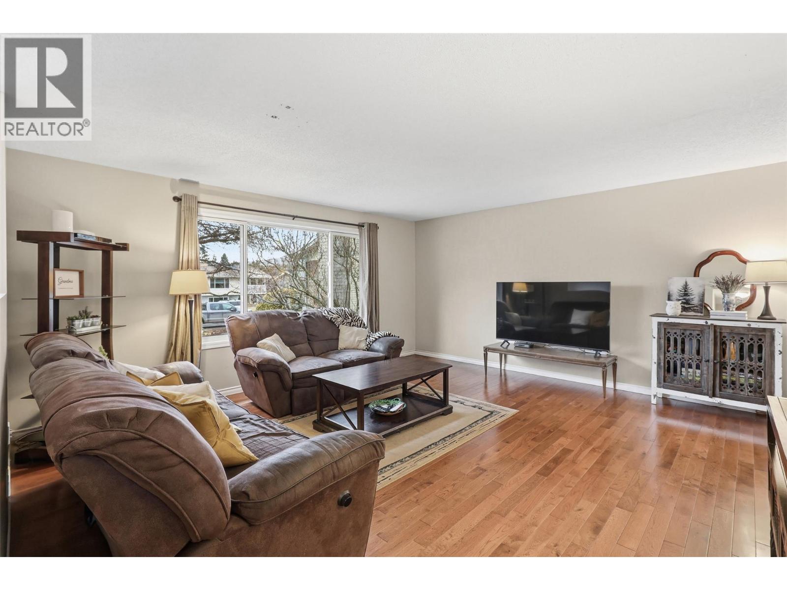 748 Morven Drive, Kamloops, British Columbia  V2B 7T8 - Photo 5 - 10375546