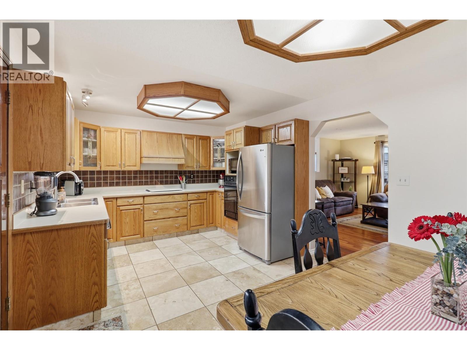 748 Morven Drive, Kamloops, British Columbia  V2B 7T8 - Photo 9 - 10375546