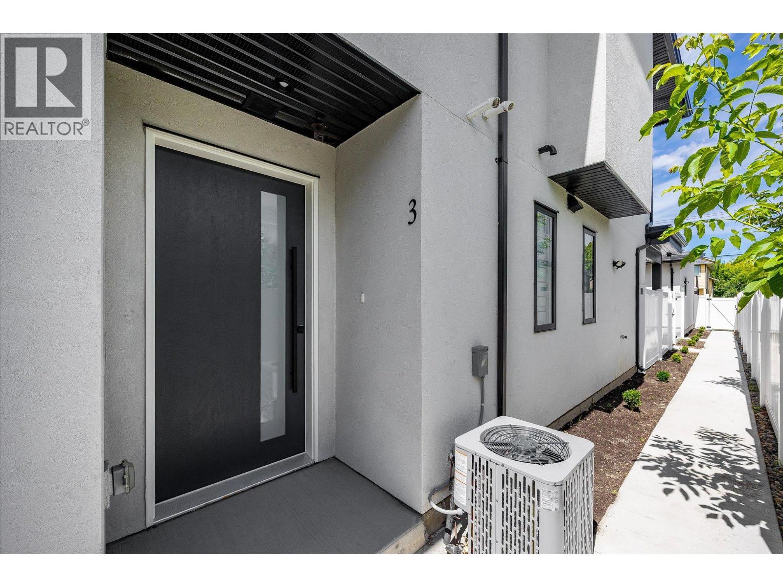 840 Grenfell Avenue Unit# 3, Kelowna, British Columbia  V1Y 5J4 - Photo 2 - 10375781