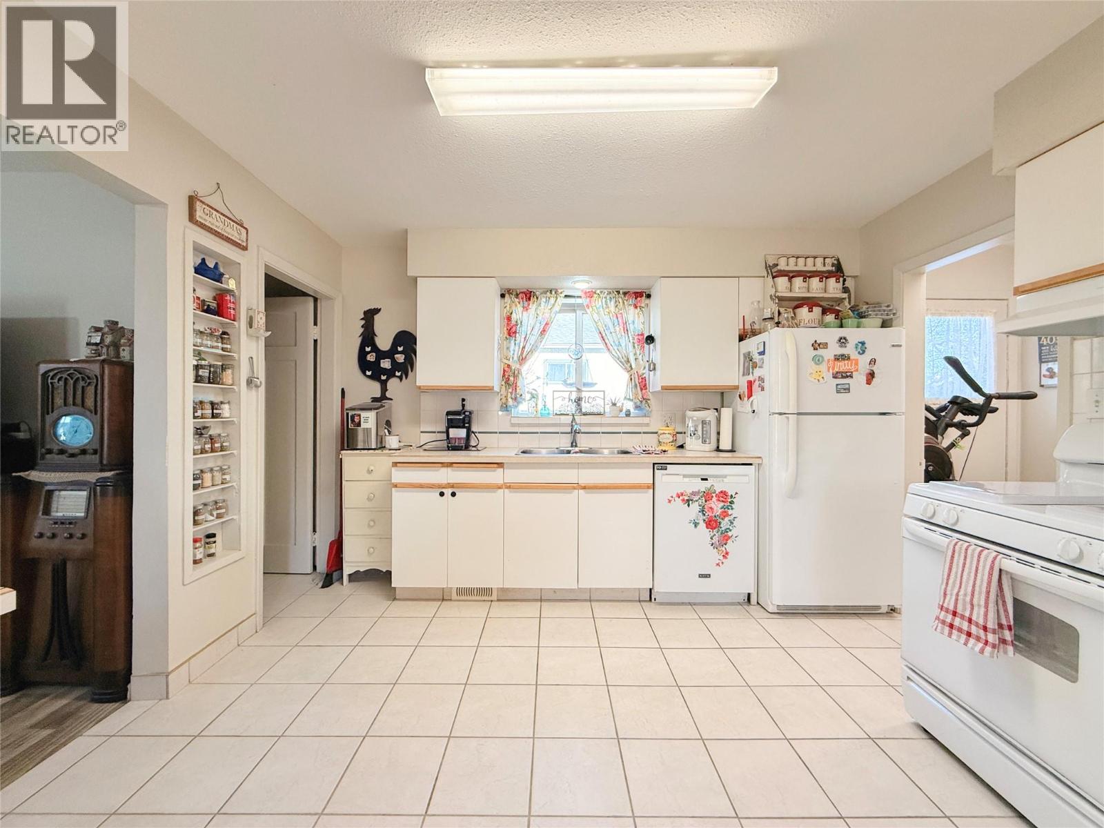 8711 78th Avenue, Osoyoos, British Columbia  V0H 1V0 - Photo 8 - 10375847