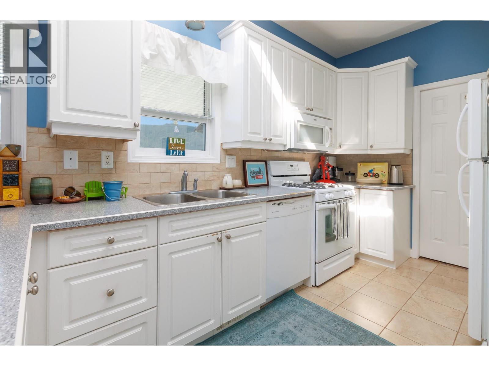 9032 Swanson Road Unit# 2, Swansea Point, British Columbia  V0E 2K2 - Photo 15 - 10375695