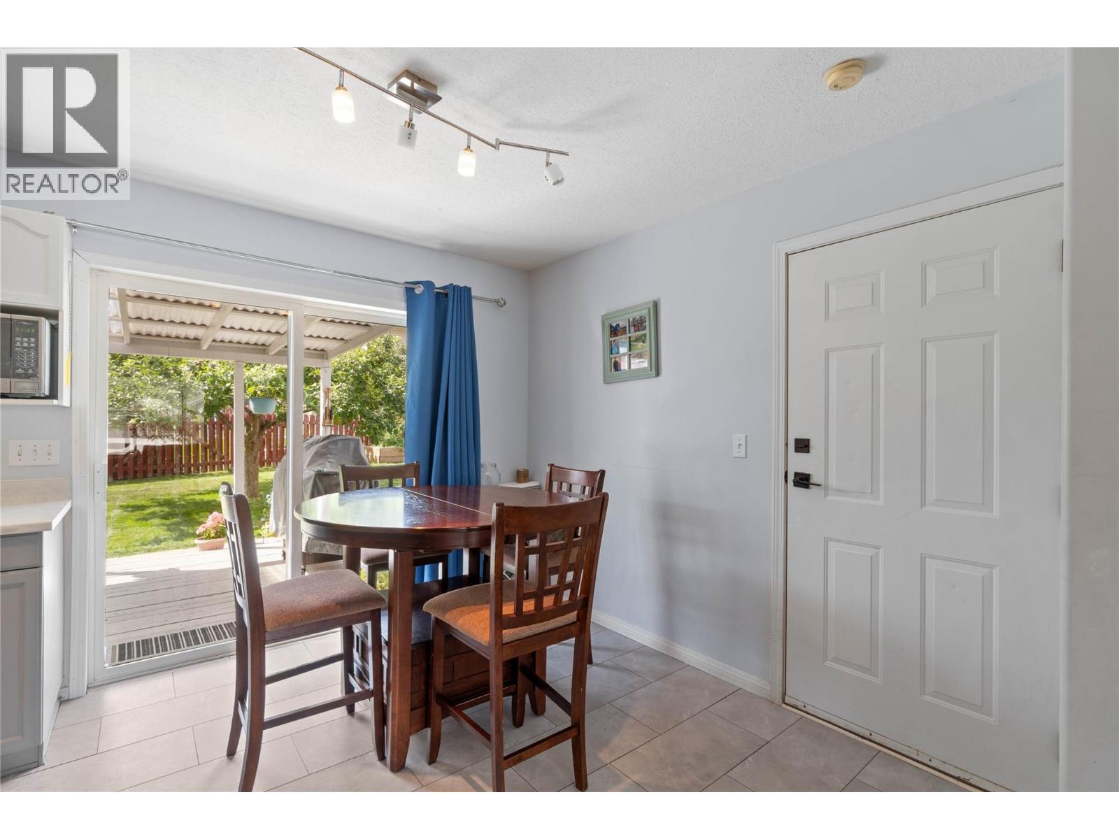 8871 Badger Drive, Kamloops, British Columbia  V2C 6V2 - Photo 11 - 10375882