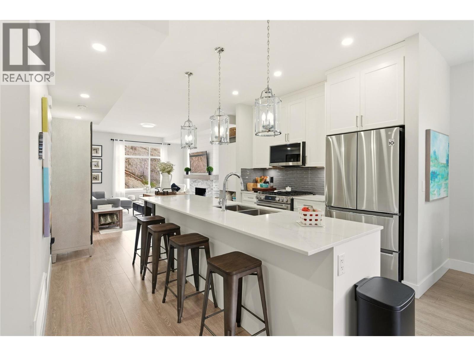 1176 Black Mountain Drive, Kelowna, British Columbia  V1P 0A7 - Photo 8 - 10375921