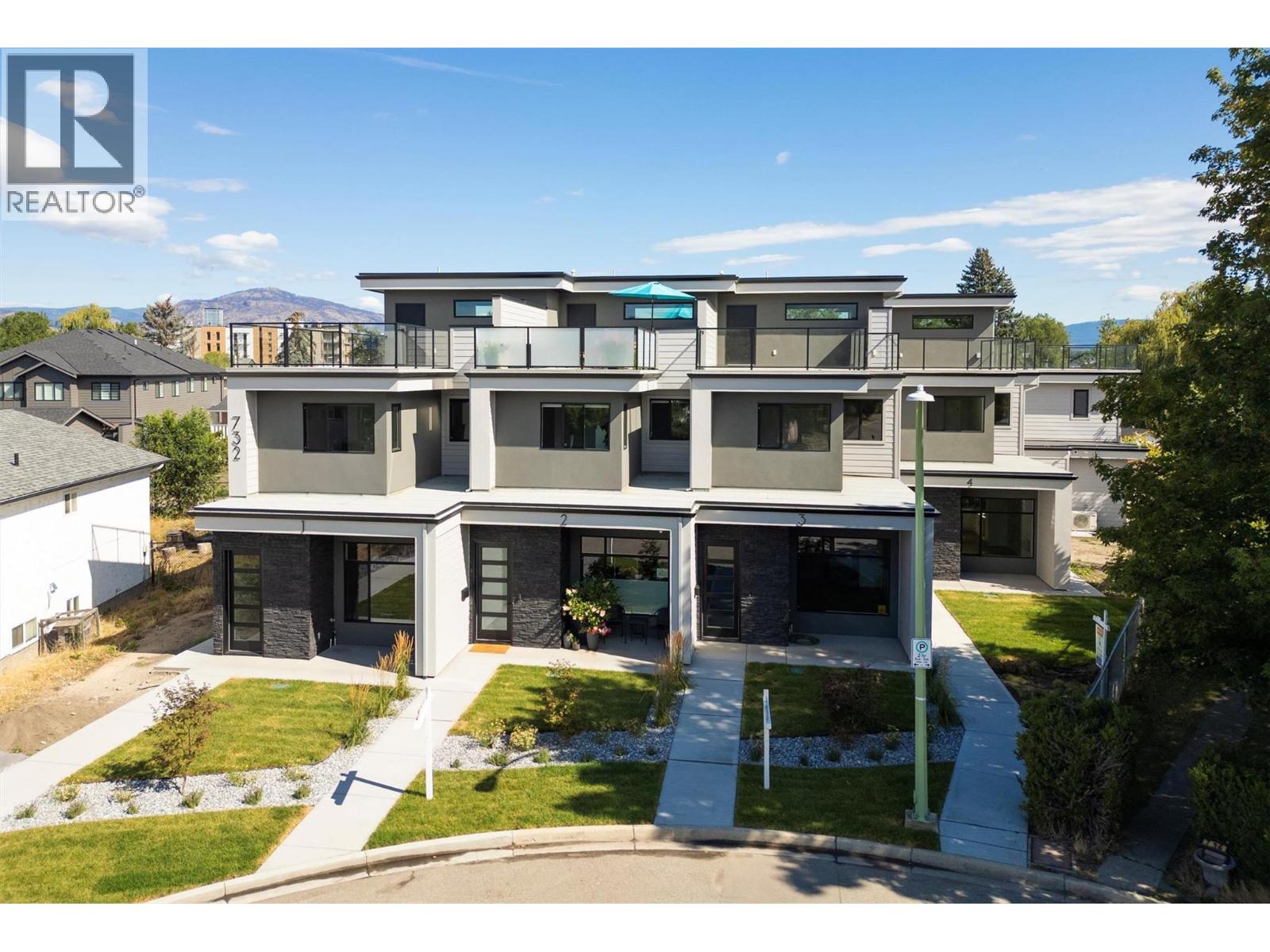 732 Coopland Crescent Unit# 4, Kelowna, British Columbia  V1Y 2V1 - Photo 1 - 10375635