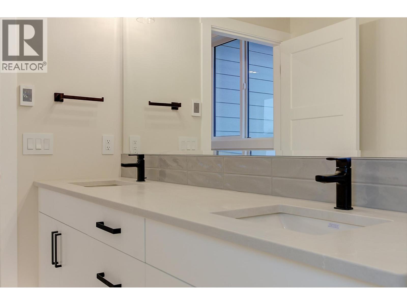 732 Coopland Crescent Unit# 4, Kelowna, British Columbia  V1Y 2V1 - Photo 17 - 10375635