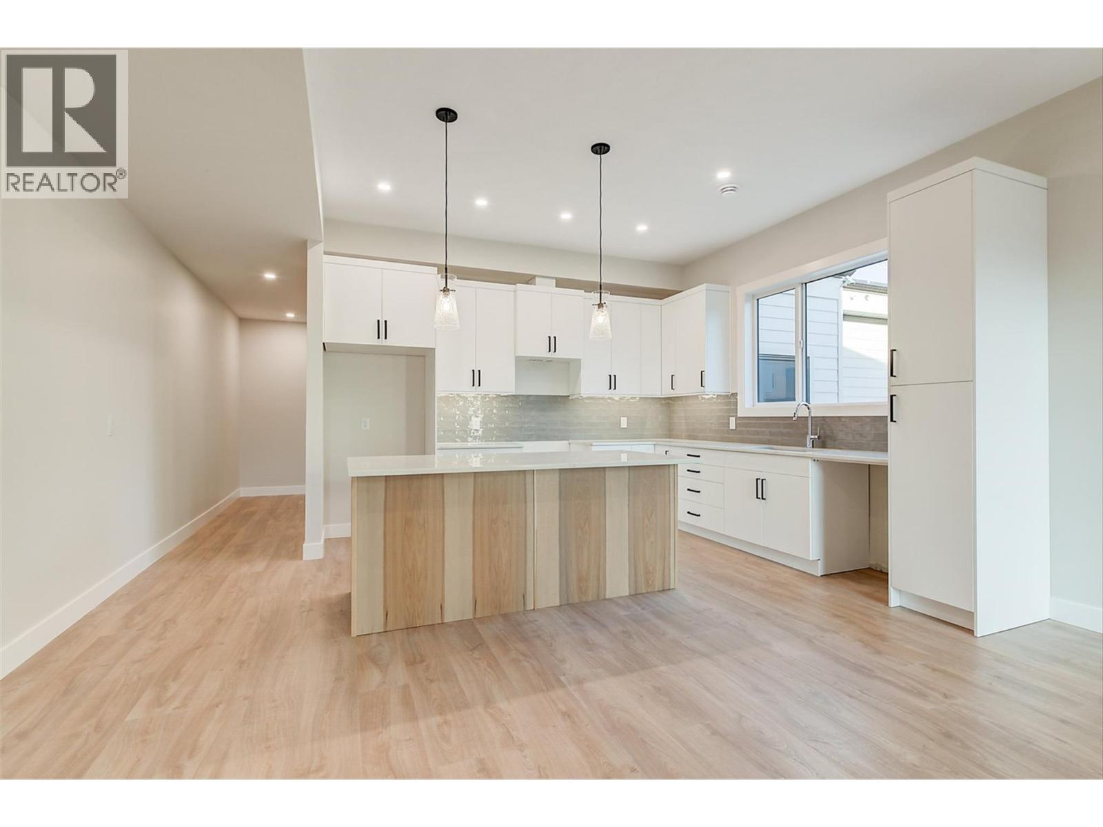 732 Coopland Crescent Unit# 4, Kelowna, British Columbia  V1Y 2V1 - Photo 7 - 10375635