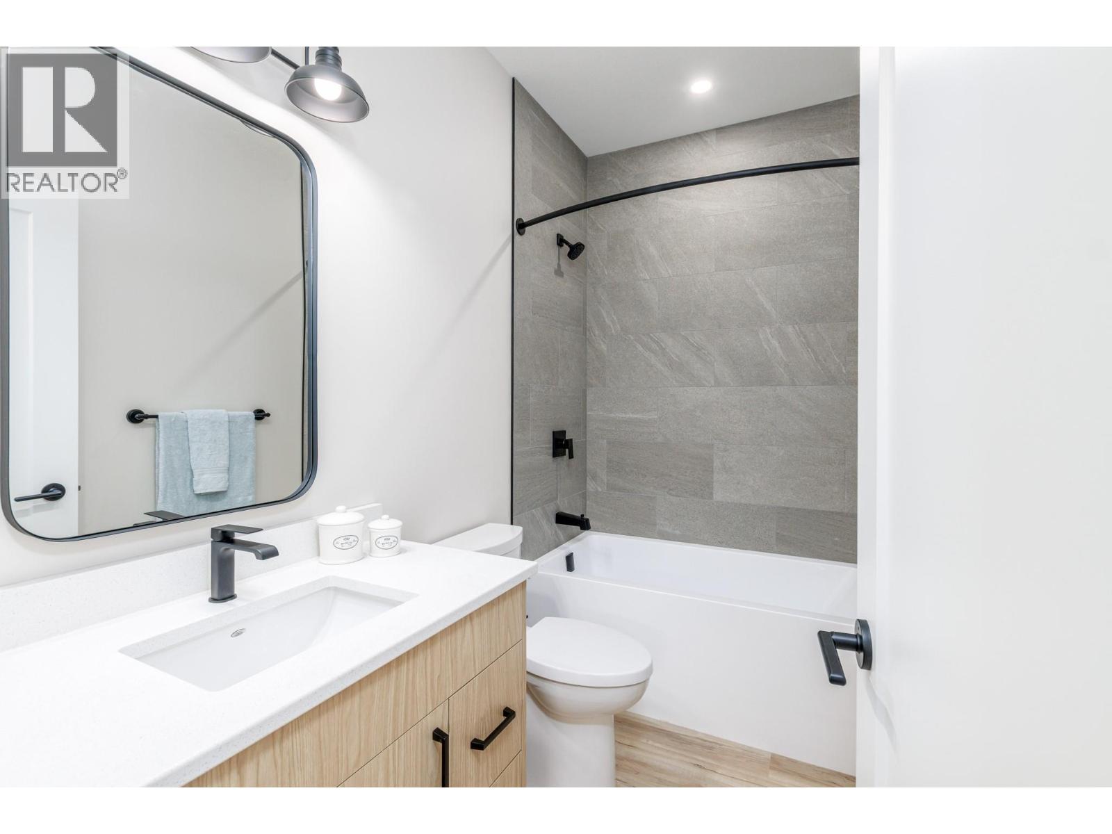 2374 6 Avenue Se, Salmon Arm, British Columbia  V1E 0H1 - Photo 18 - 10375931