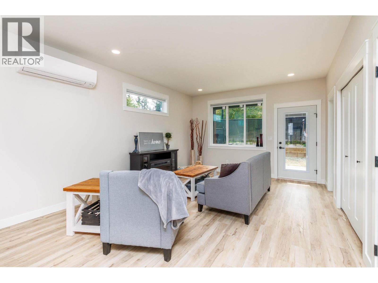 2374 6 Avenue Se, Salmon Arm, British Columbia  V1E 0H1 - Photo 7 - 10375931