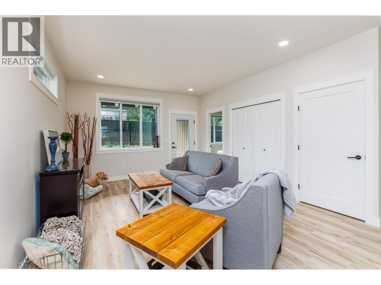 2374 6 Avenue Se, Salmon Arm, British Columbia  V1E 0H1 - Photo 8 - 10375931