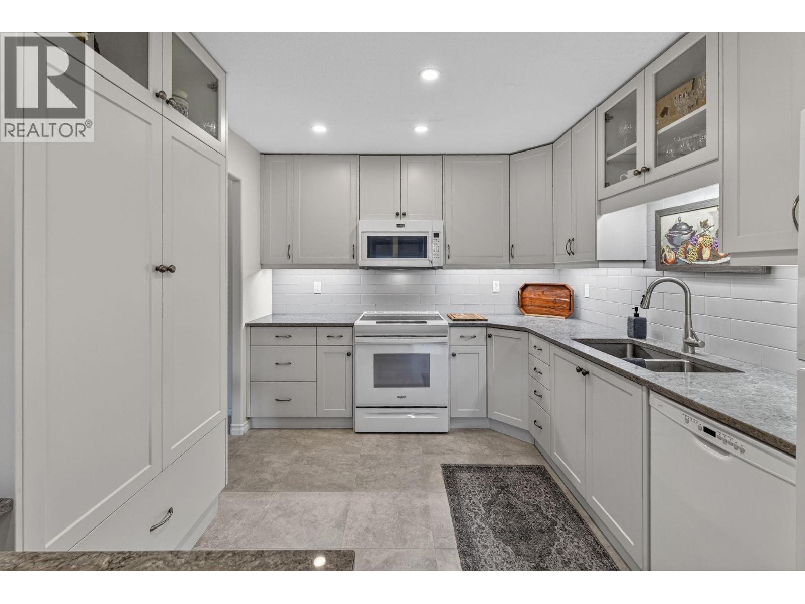 2265 Atkinson Street Unit# 504, Penticton, British Columbia  V2A 8R7 - Photo 15 - 10375977