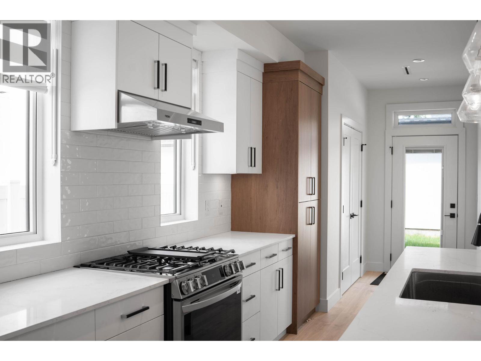 840 Grenfell Avenue Unit# 4 Lot# 4, Kelowna, British Columbia  V1Y 5J4 - Photo 3 - 10375792