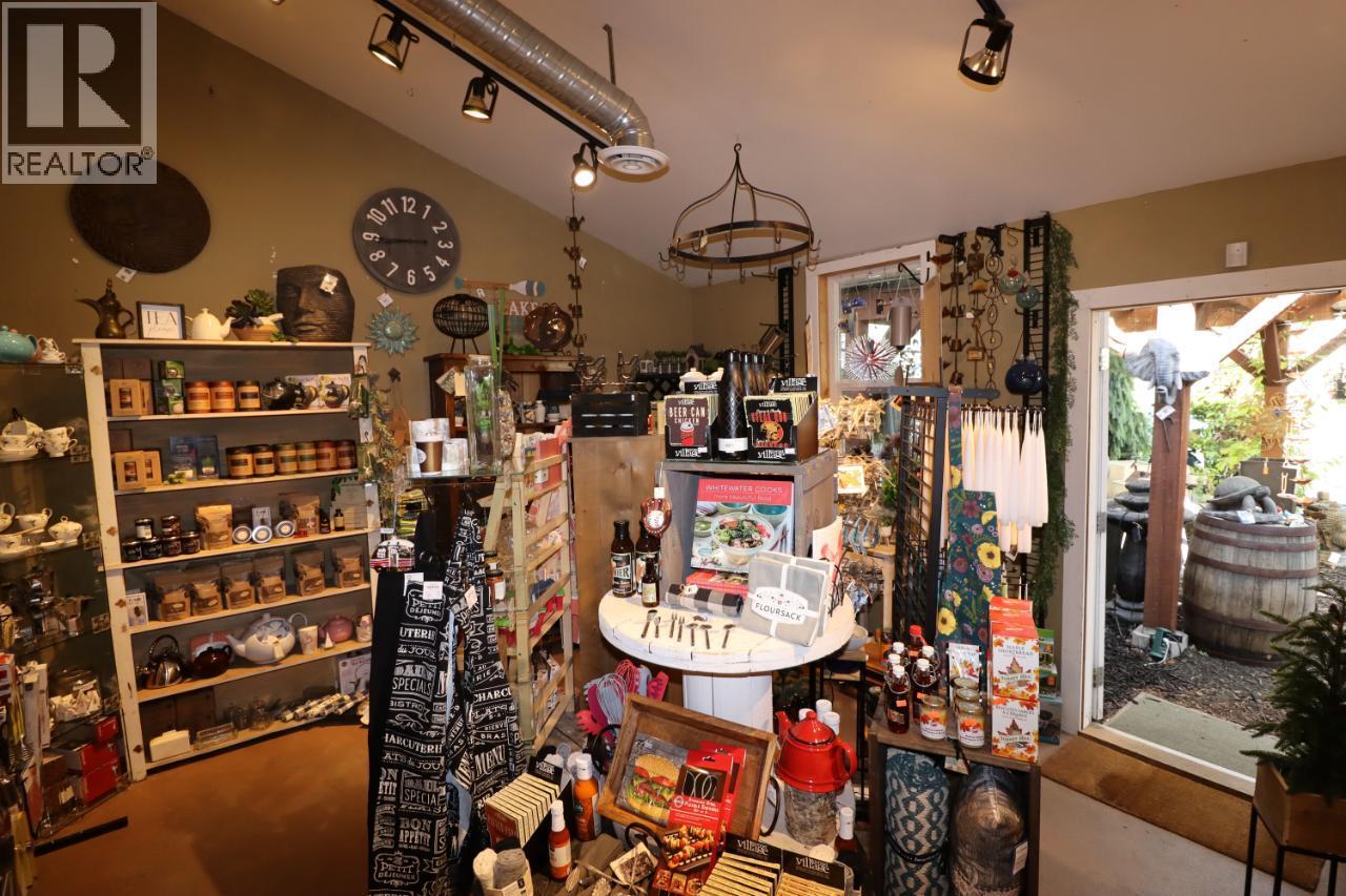 337 Market Avenue, Grand Forks, British Columbia  V0H 1H0 - Photo 11 - 10375983