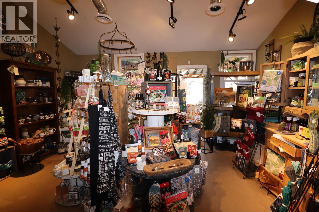 337 Market Avenue, Grand Forks, British Columbia  V0H 1H0 - Photo 12 - 10375983