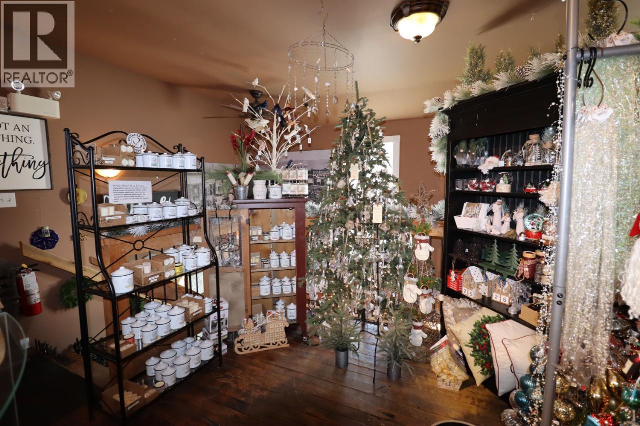 337 Market Avenue, Grand Forks, British Columbia  V0H 1H0 - Photo 16 - 10375983