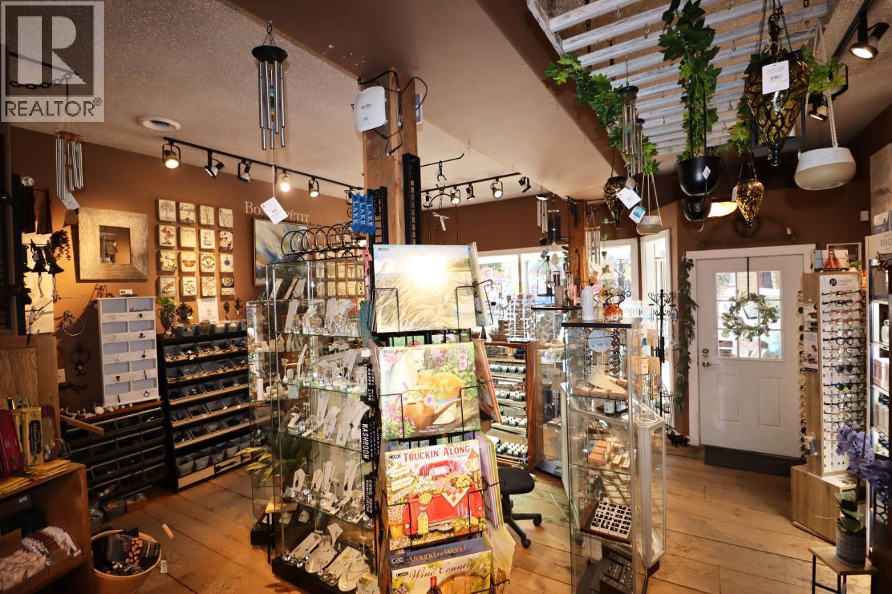 337 Market Avenue, Grand Forks, British Columbia  V0H 1H0 - Photo 6 - 10375983