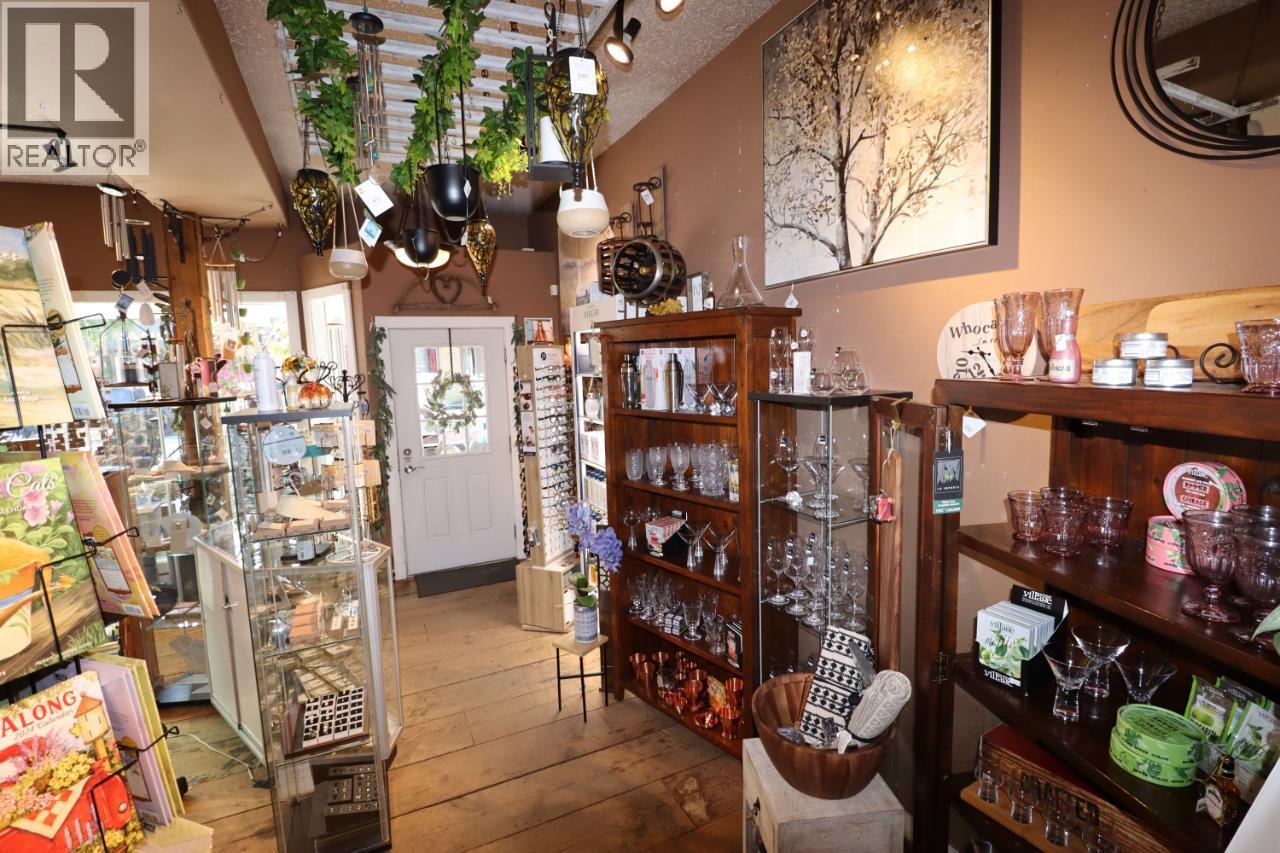 337 Market Avenue, Grand Forks, British Columbia  V0H 1H0 - Photo 7 - 10375983