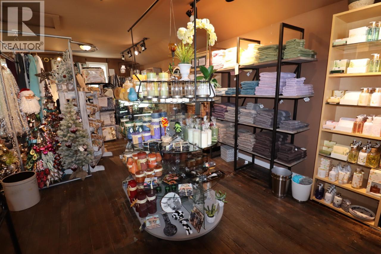 337 Market Avenue, Grand Forks, British Columbia  V0H 1H0 - Photo 9 - 10375983