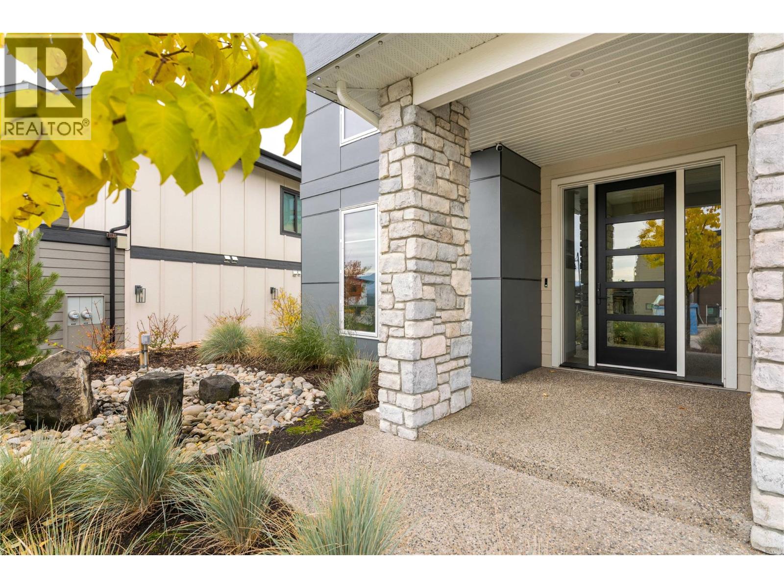 1131 Collinson Court, Kelowna, British Columbia  V1W 0C3 - Photo 3 - 10375711