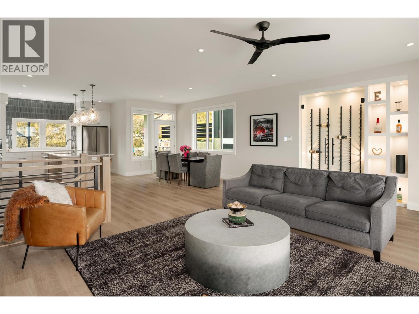 1131 Collinson Court, Kelowna, British Columbia  V1W 0C3 - Photo 4 - 10375711