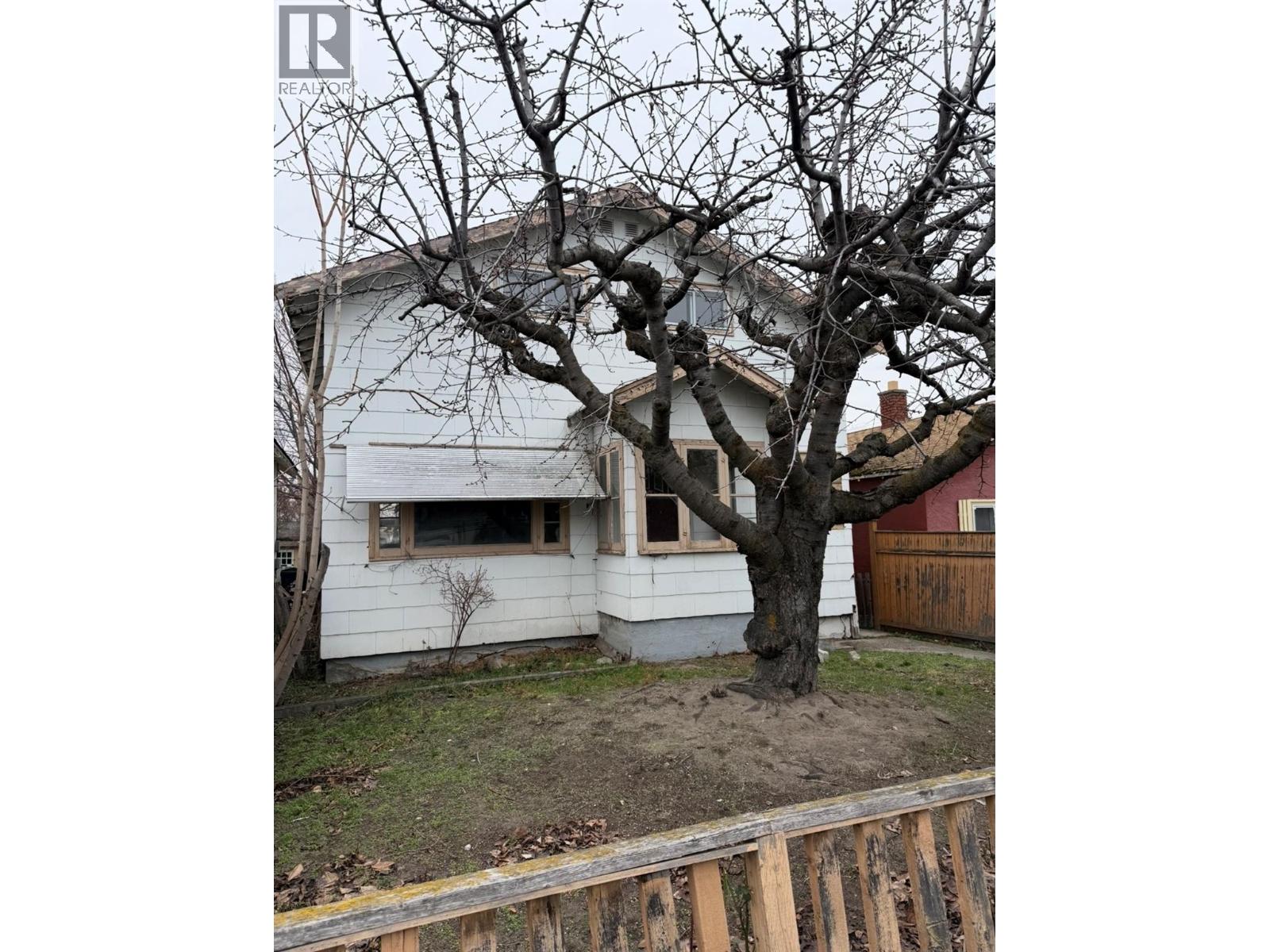 351 Nanaimo Avenue W, Penticton, British Columbia  V2A 1N8 - Photo 1 - 10375988