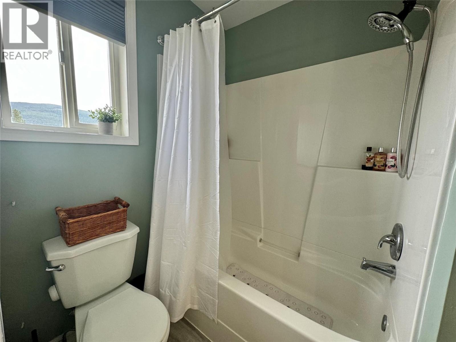 1885 Grandview Avenue, Lumby, British Columbia  V0E 2G0 - Photo 13 - 10375798