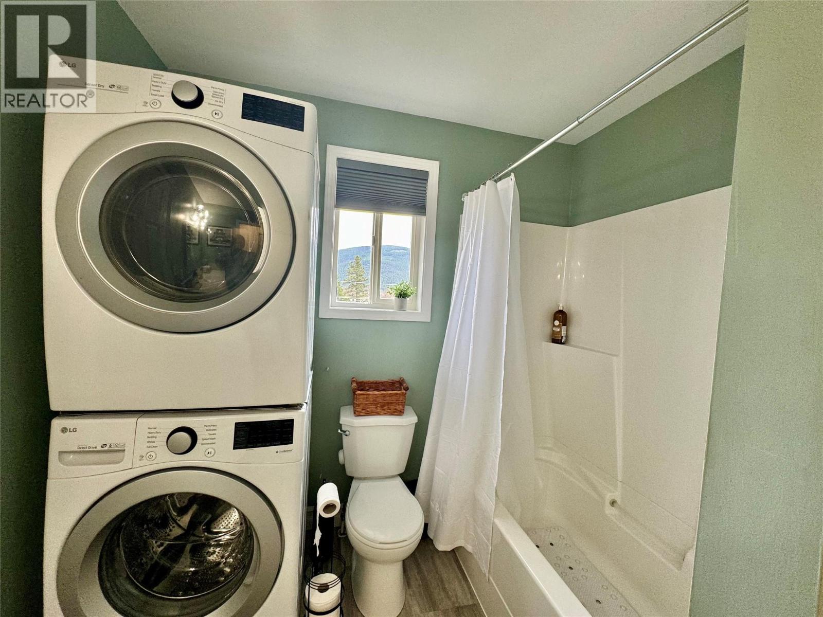 1885 Grandview Avenue, Lumby, British Columbia  V0E 2G0 - Photo 14 - 10375798