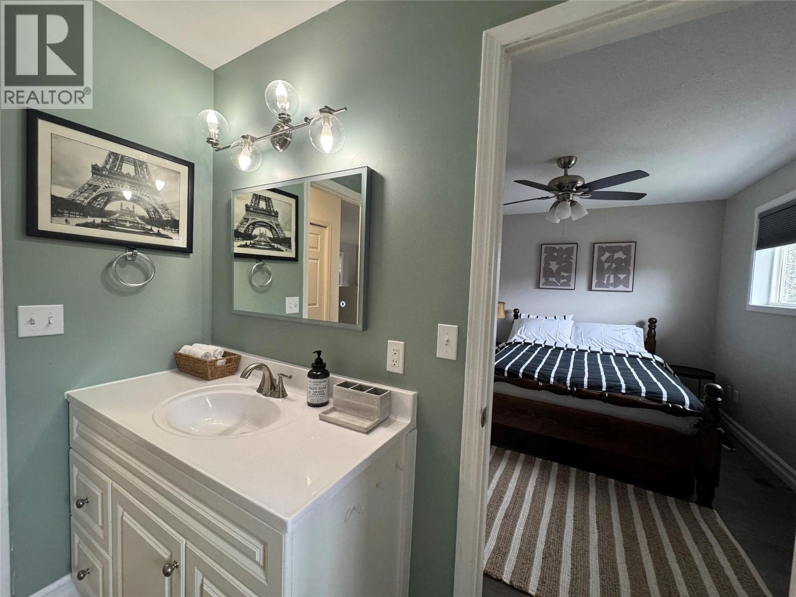 1885 Grandview Avenue, Lumby, British Columbia  V0E 2G0 - Photo 15 - 10375798