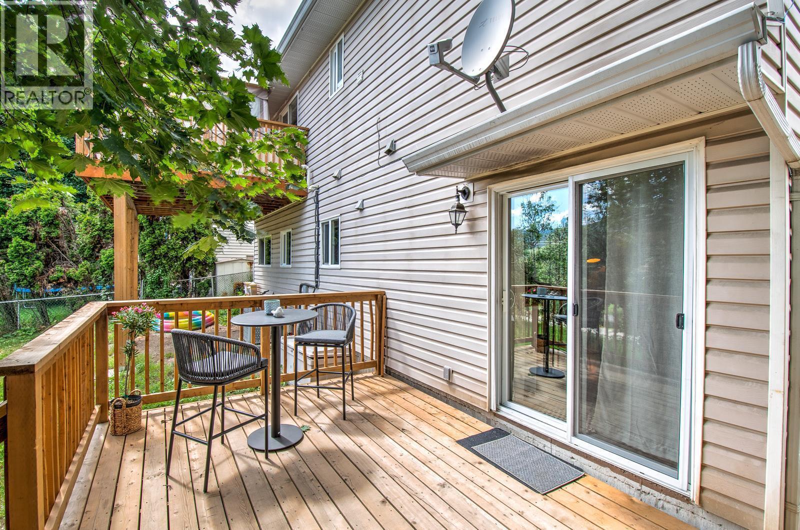 1885 Grandview Avenue, Lumby, British Columbia  V0E 2G0 - Photo 18 - 10375798