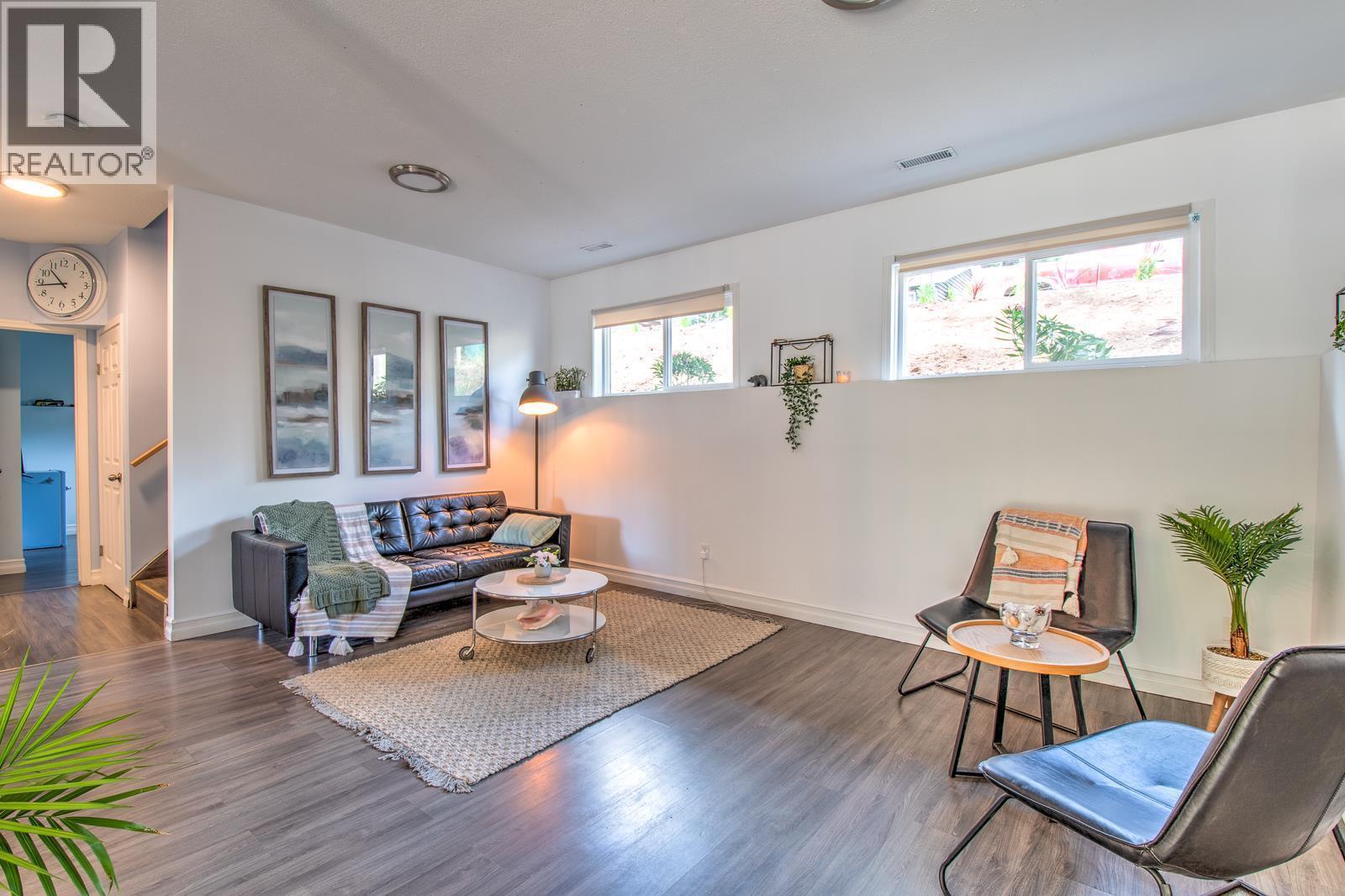 1885 Grandview Avenue, Lumby, British Columbia  V0E 2G0 - Photo 21 - 10375798